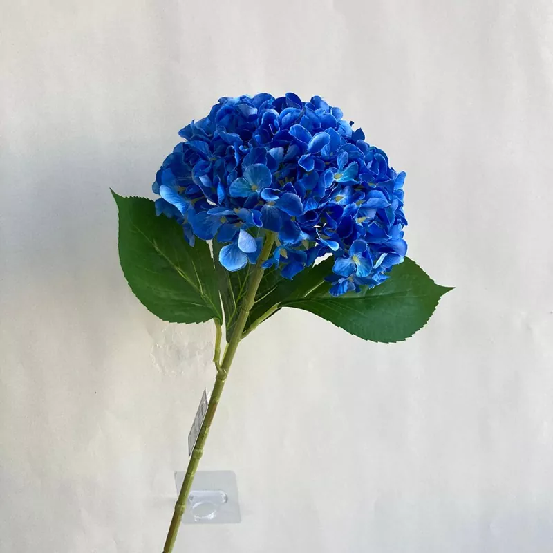 Why do people prefer artificial flowers over fresh flowers?