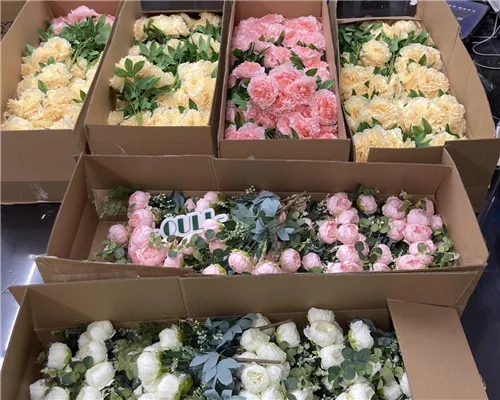 OULI successfully won a large order of artificial flowers worth 30,000 US dollars from Canada