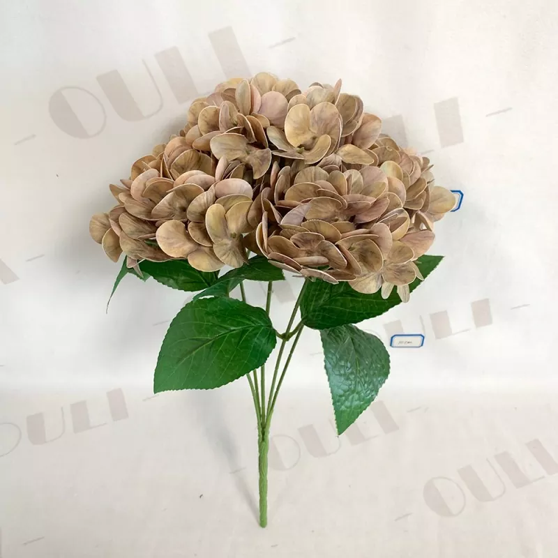 Plastic hydrangea bouquet with 5 forks and 5 flower heads for home decor